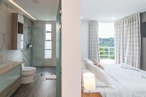 4 bedrooms, in-room safe, iron/ironing board, free WiFi