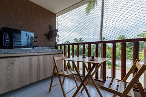 Deluxe Apartment | Outdoor dining