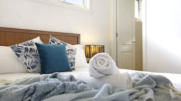 4 camere, una scrivania, ferro/asse da stiro, accesso a Internet