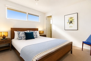 4 bedrooms, desk, iron/ironing board, free WiFi