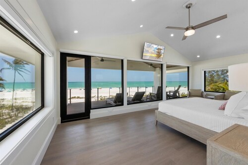 Beachfront!  2 Masters with Beachfront Views!  Pool - Games!