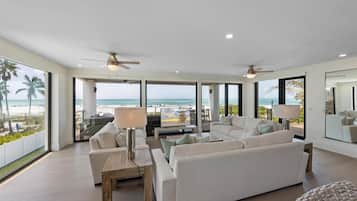 Smart TV, mesa de pingue-pongue, livros, escritórios