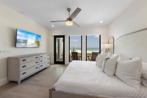 5 Schlafzimmer, Schreibtisch, Bügeleisen/Bügelbrett, Reisekinderbett