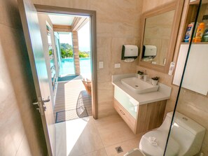 Shower, hair dryer, bathrobes, towels