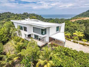Exterior - Luxury Villa Los Monos with Private Pool & Oceanview (Playa Hermosa)