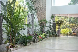 Property grounds - Luxury Villa Los Monos with Private Pool & Oceanview (Playa Hermosa)