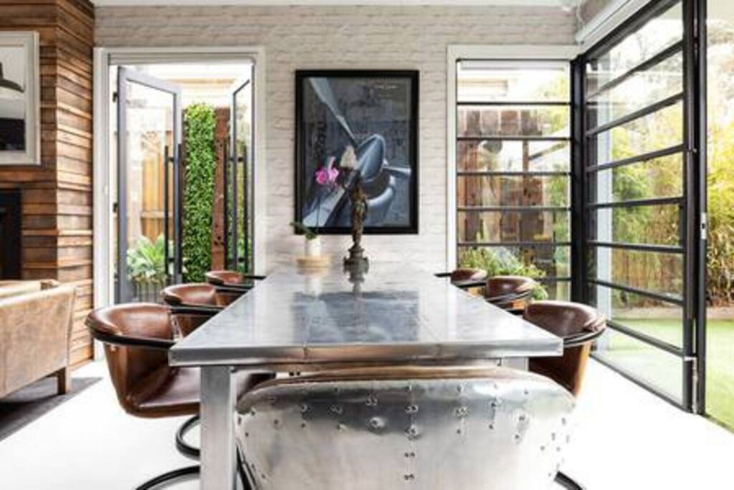 The Castle at House of Windsor by Ready Set Stay-Rooftop deck & Perfect location — image 11