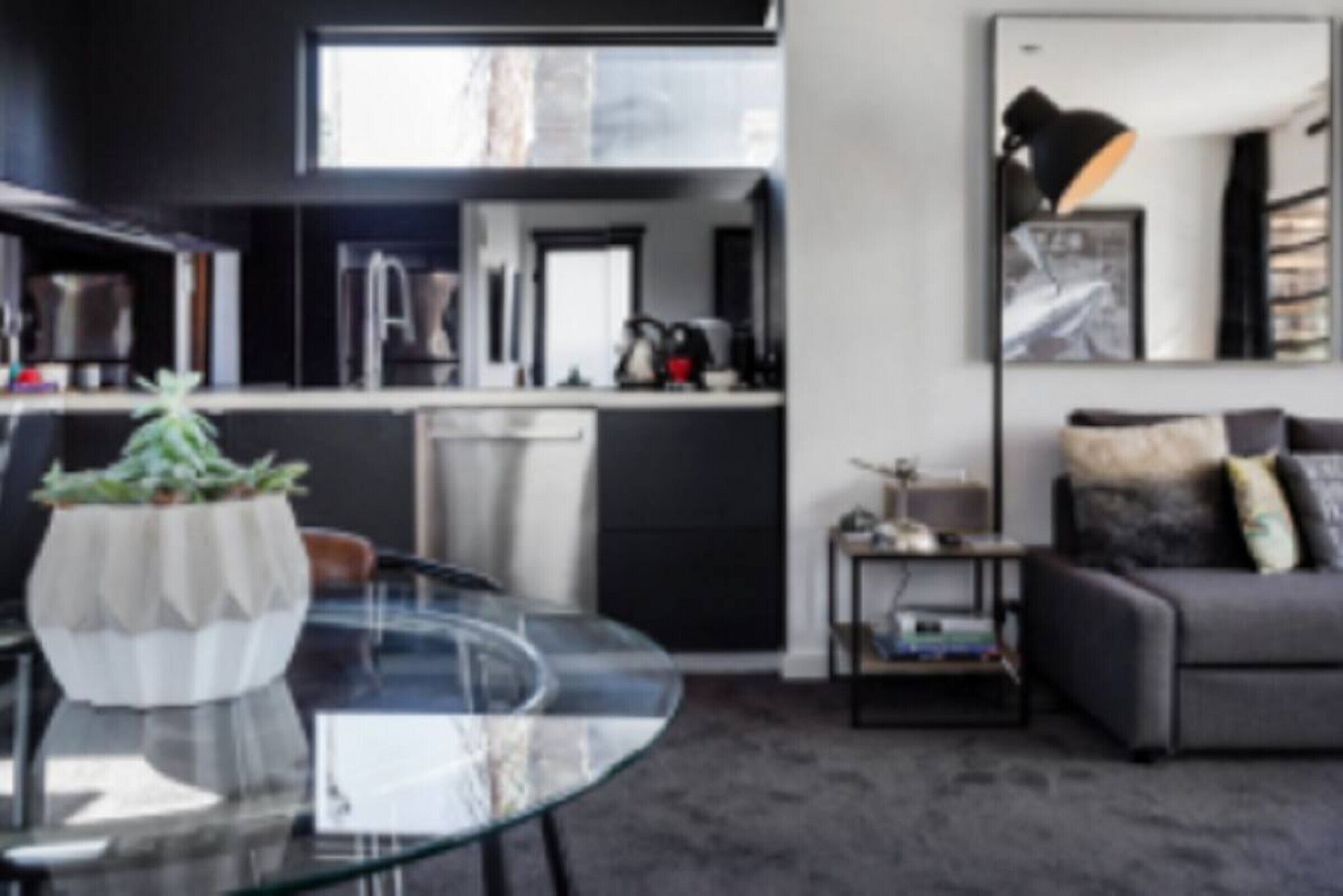 The Castle at House of Windsor by Ready Set Stay-Rooftop deck & Perfect location — image 22