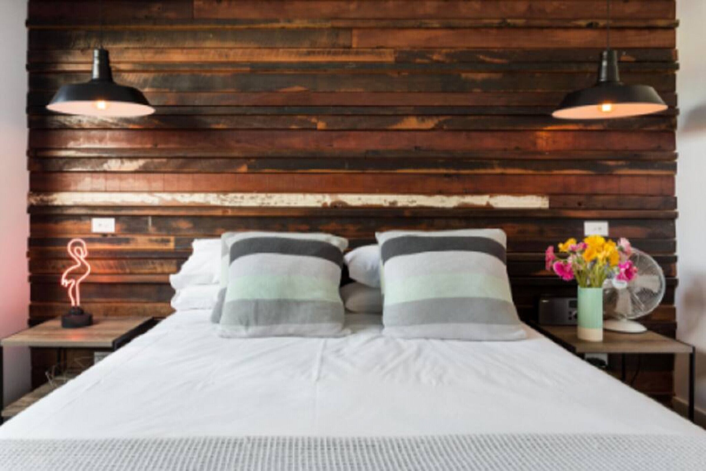 The Castle at House of Windsor by Ready Set Stay-Rooftop deck & Perfect location — image 25