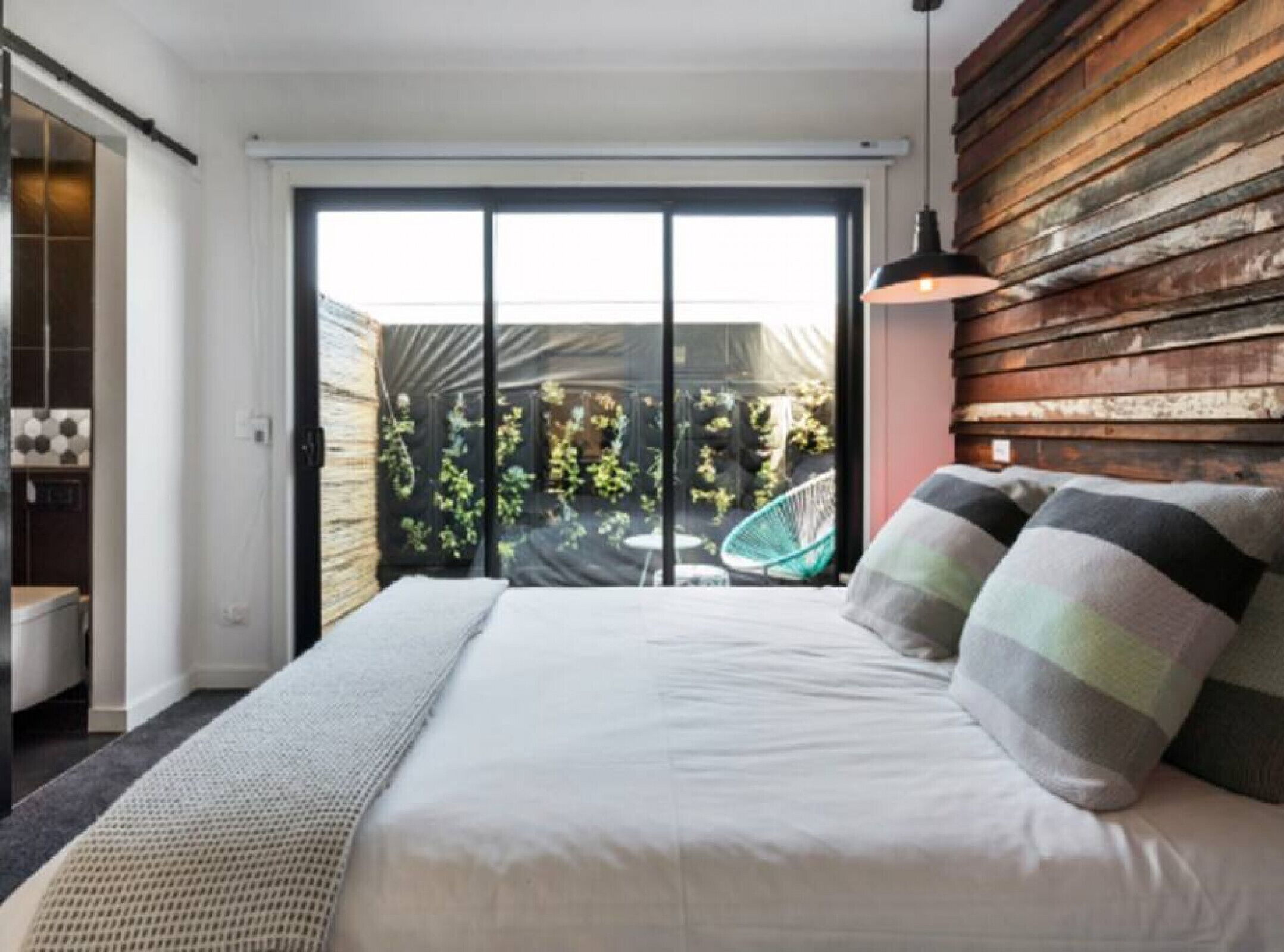 The Castle at House of Windsor by Ready Set Stay-Rooftop deck & Perfect location — image 26
