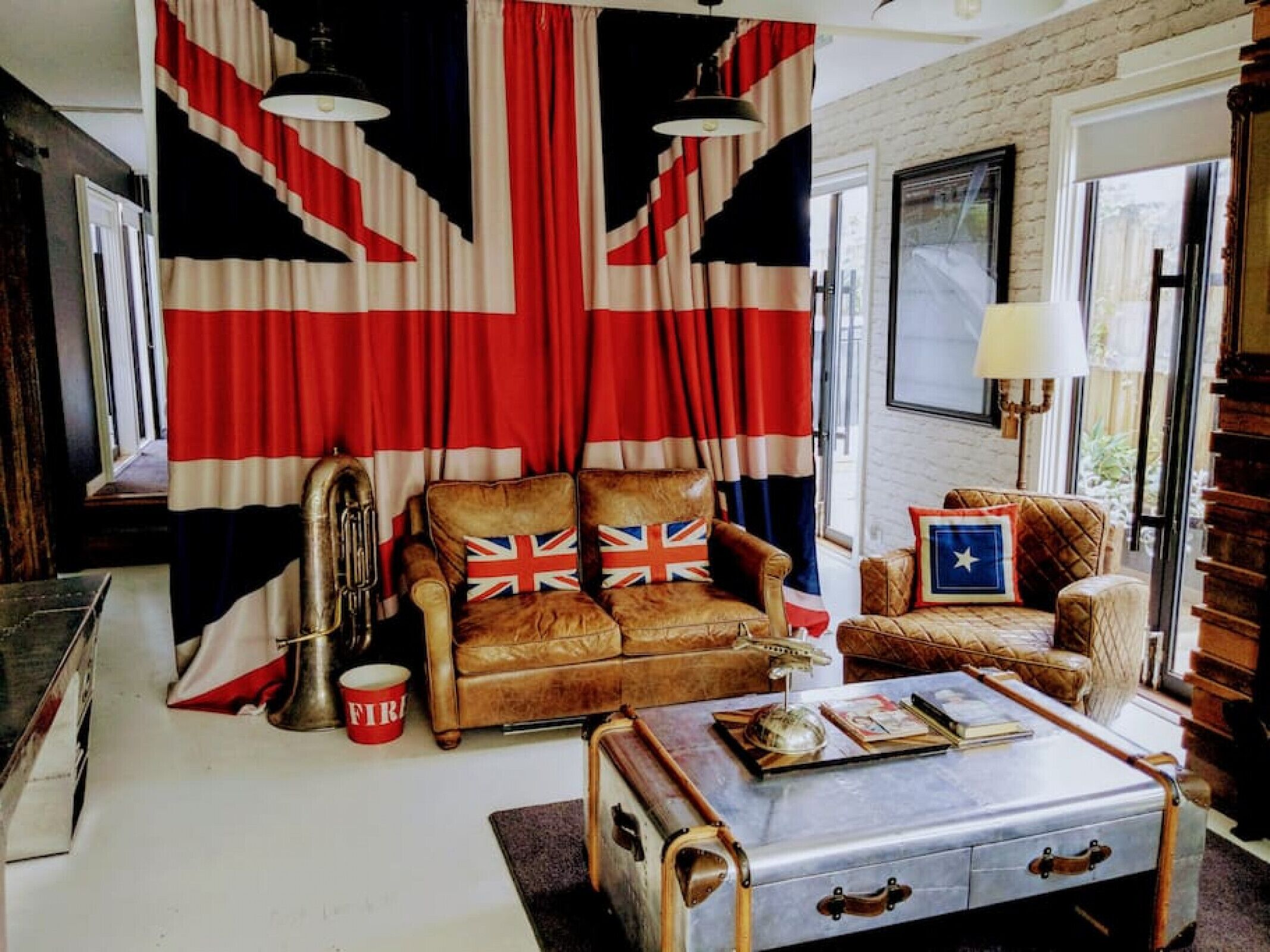 The Castle at House of Windsor by Ready Set Stay-Rooftop deck & Perfect location — image 14