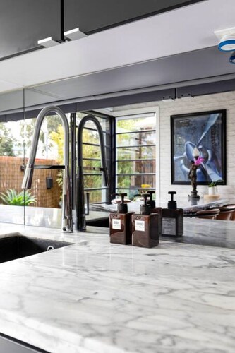 House of Windsor by Ready Set Stay - Kings Domain - Fully Fenced and WIFI
