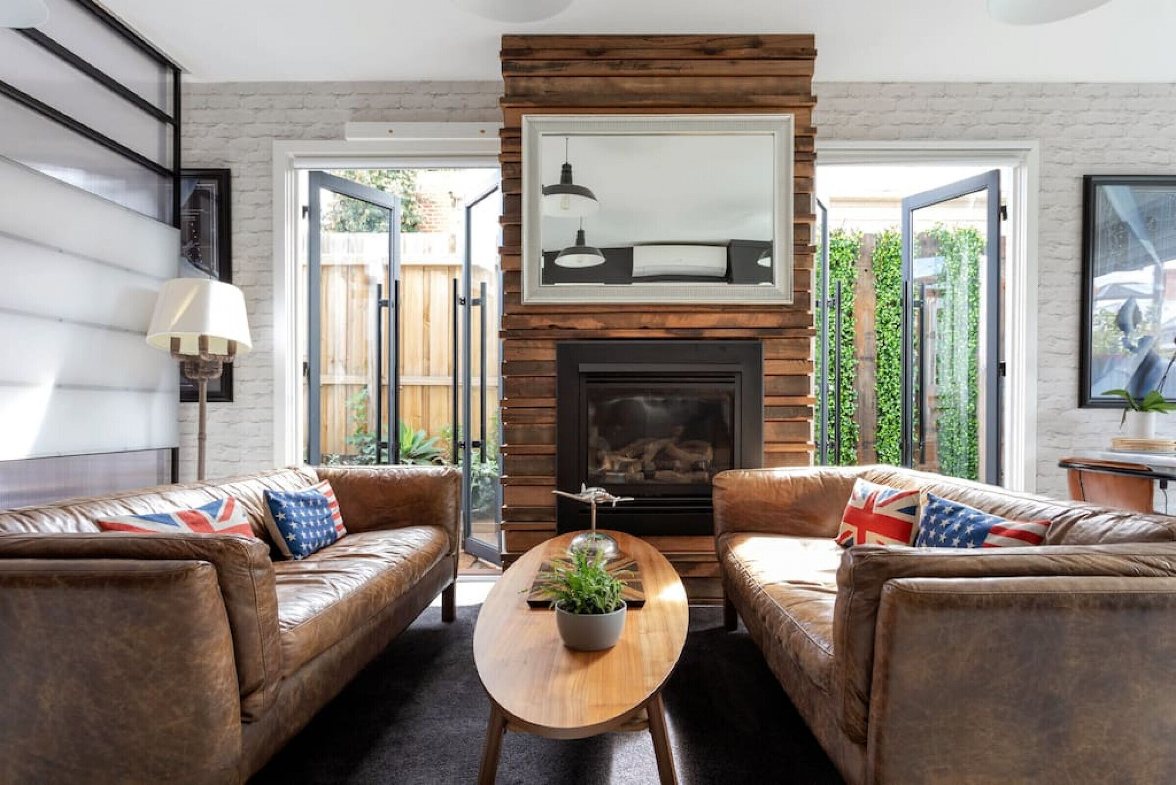 Smart TV, fireplace, Netflix, streaming services