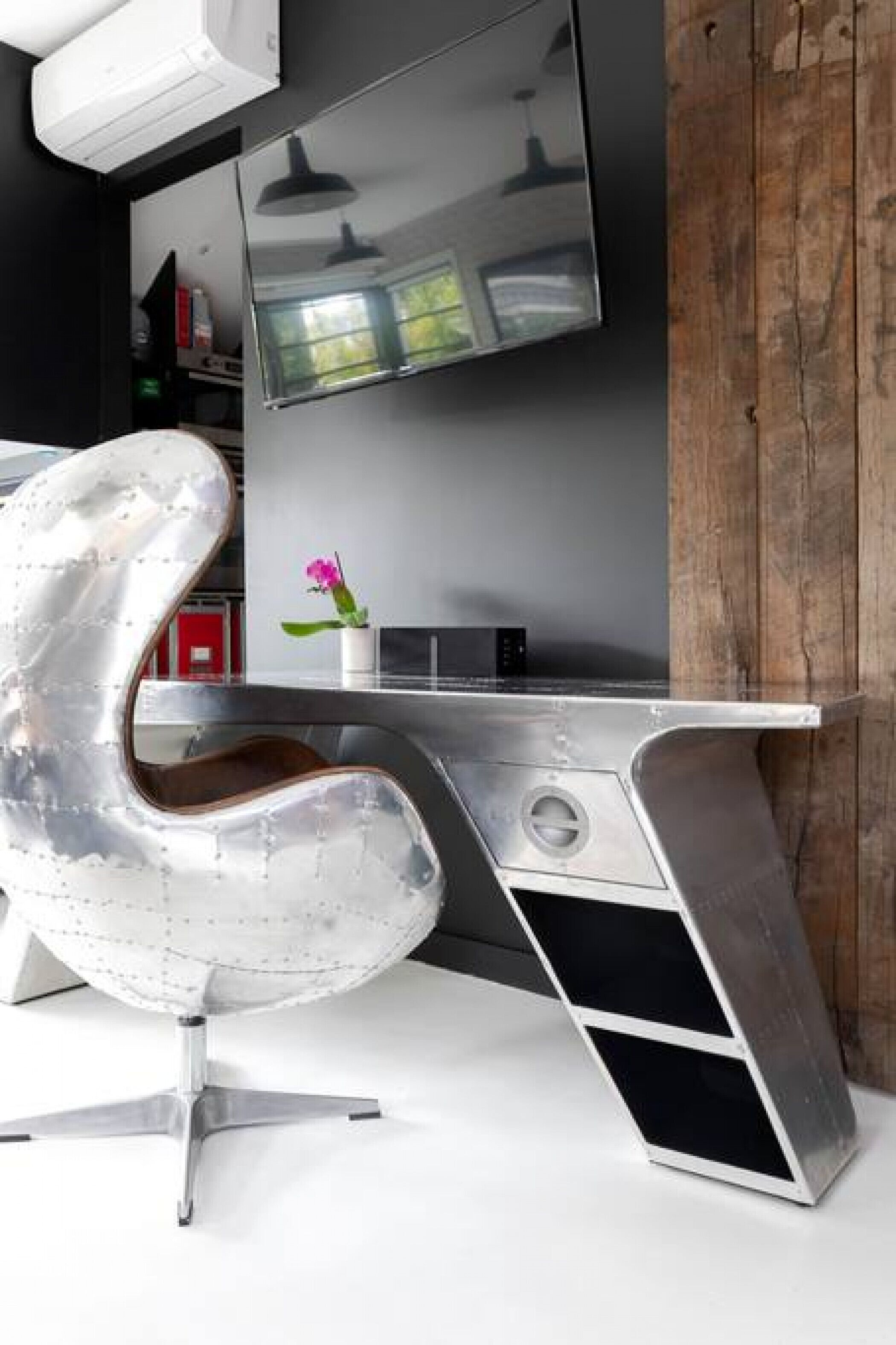 House of Windsor by Ready Set Stay - Kings Domain - Fully Fenced and WIFI — image 13