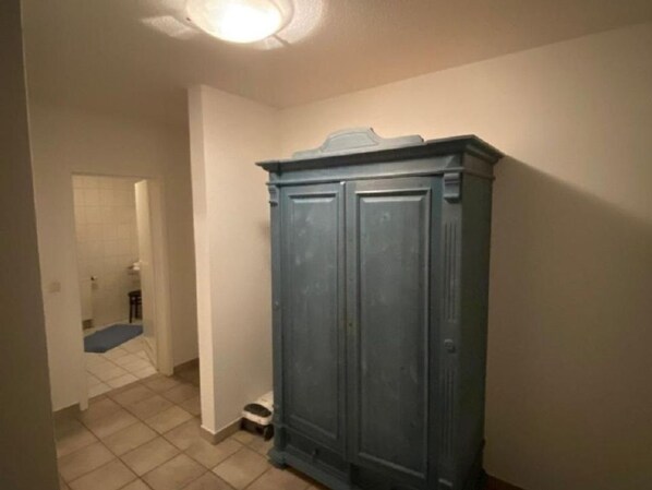 Unclassified image, 1 of 14, button