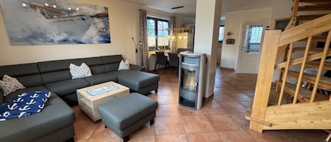 Fernseher, DVD-Player, Stereoanlage