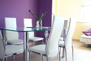 Dining - Holiday home with 3 apartments for 5 to 15 people (Grebaštica)