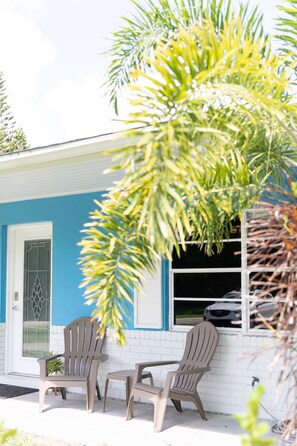 Exterior - Blue Haven Retreat! (Sebastian)