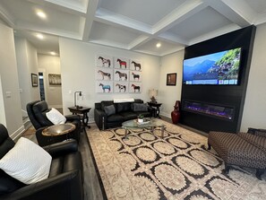 TV, fireplace