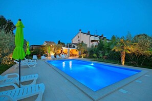 Pool - Holiday apartment with sea view and pool (Poreč)