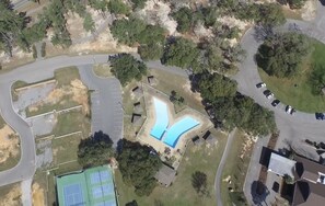 Exterior - Studio in quite lake setting. Perfect for Golf, visit New Orleans or just relax. (Diamondhead)