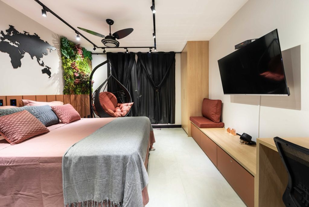 1 bedroom, desk, iron/ironing board, WiFi