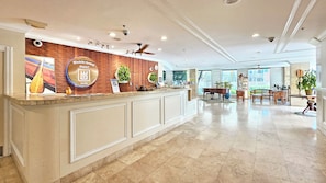 Lobby - Suite 422 at the Waikiki Grand Hotel® Queen Bed & SofaBed (Honolulu)