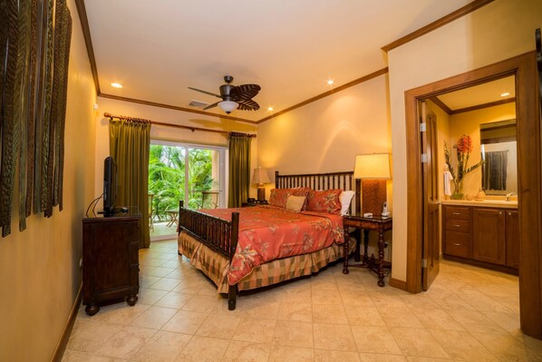 3 bedrooms, iron/ironing board, internet, bed sheets