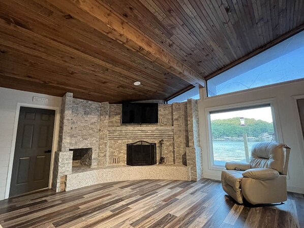 Interior - Lake Front Home with 3 steps to water, private dock, quiet cove & flat yard (Versailles)
