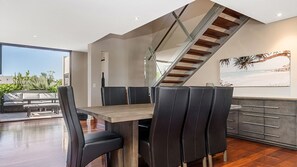 Dining - A Seventh Summer Apartment 5 - 21-25 Fletcher Street (Byron Shire)