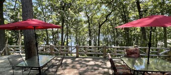 Ski Pine Knob! Ice skating on Walters lake! Indoor fireplace! WiFi! Pool Table!