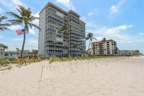 Exterior - Vanderbilt Shores Beachfront Condo (Naples)