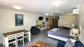 1 dormitorio, ropa de cama, accesible en silla de ruedas