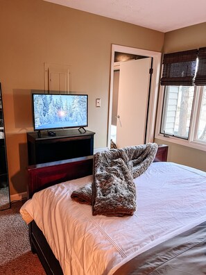 1 bedroom, iron/ironing board, free WiFi, bed sheets