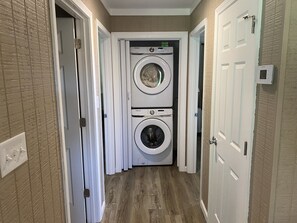 Interior - Mtn Secret Farm House, Privacy, River, Firepit, Deck, Fishing, Hiking, Outdoors. (Sparta)