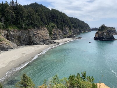 Oregon Coast Glamping on the Chetco River