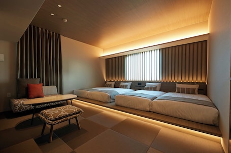 4bed, Non Smoking | In-room safe, free WiFi, bed sheets. fav ISE