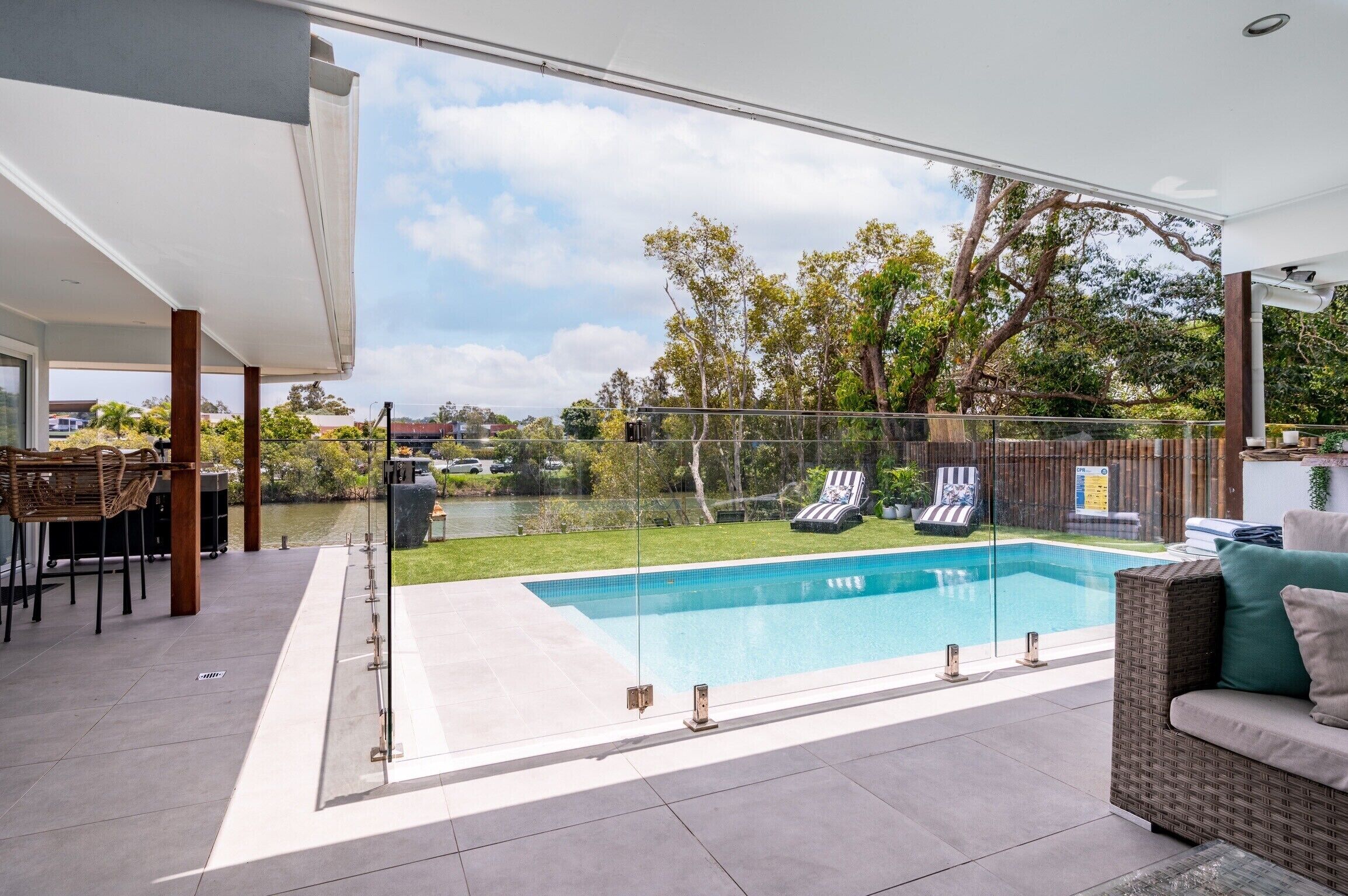 Catch the breeze Currumbin 