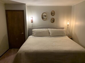 3 makuuhuonetta, silitysrauta/-lauta, ilmainen Wi-Fi, vuodevaatteet