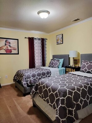 3 habitaciones, tabla de planchar con plancha y wifi gratis 