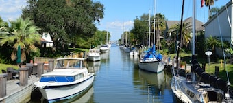 Looking for family retreat with coastal-island vibes? Casa Verde is for you
