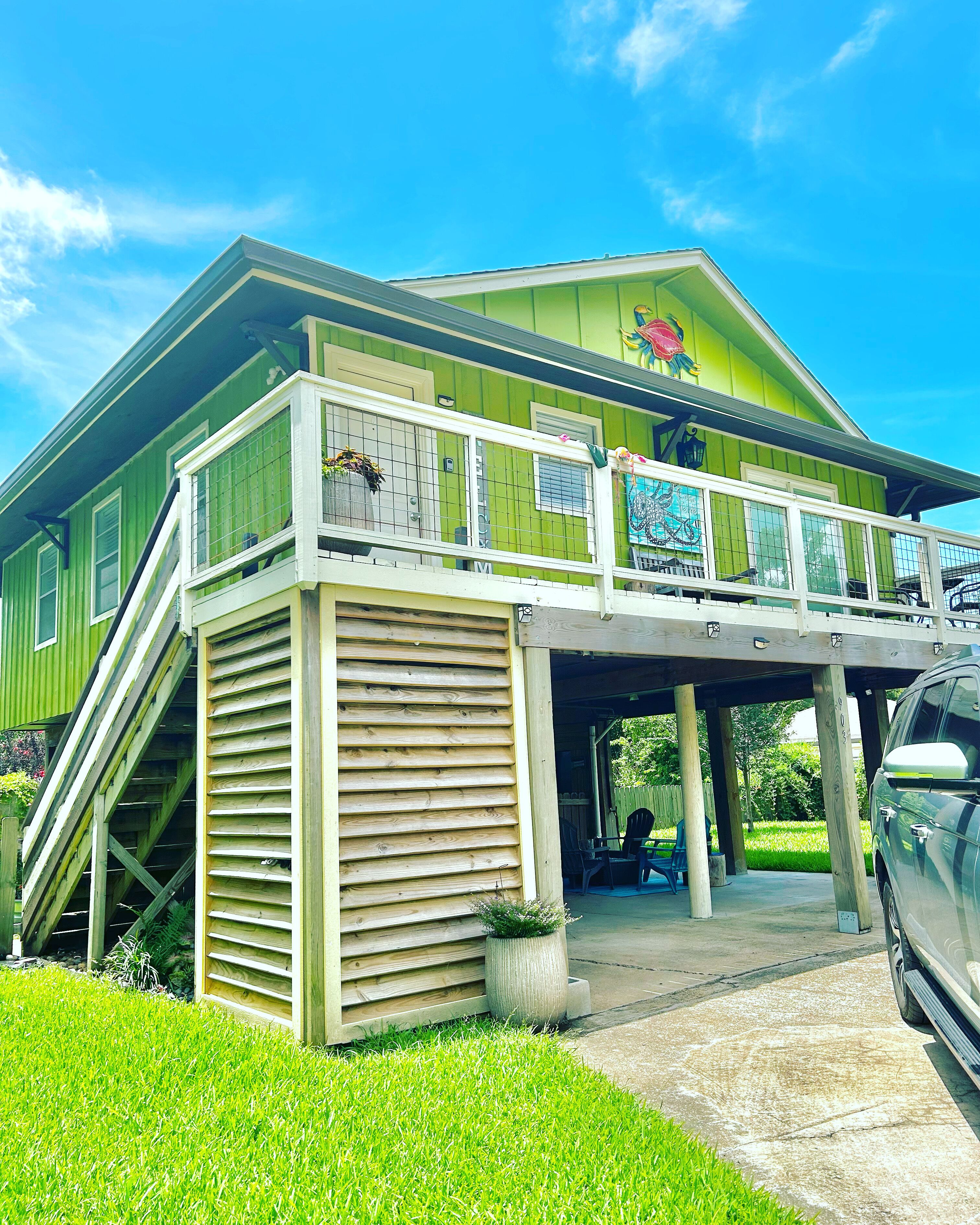 Looking for family retreat with coastal-island  vibes? Casa Verde is for you
