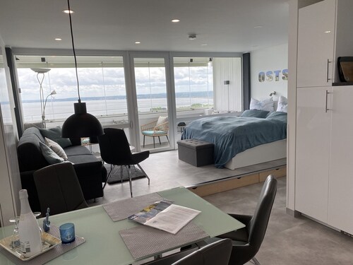 DTV **** - vom Bett direkt aufs Meer schauen- Einraum-Wohnung, top eingerichtet,