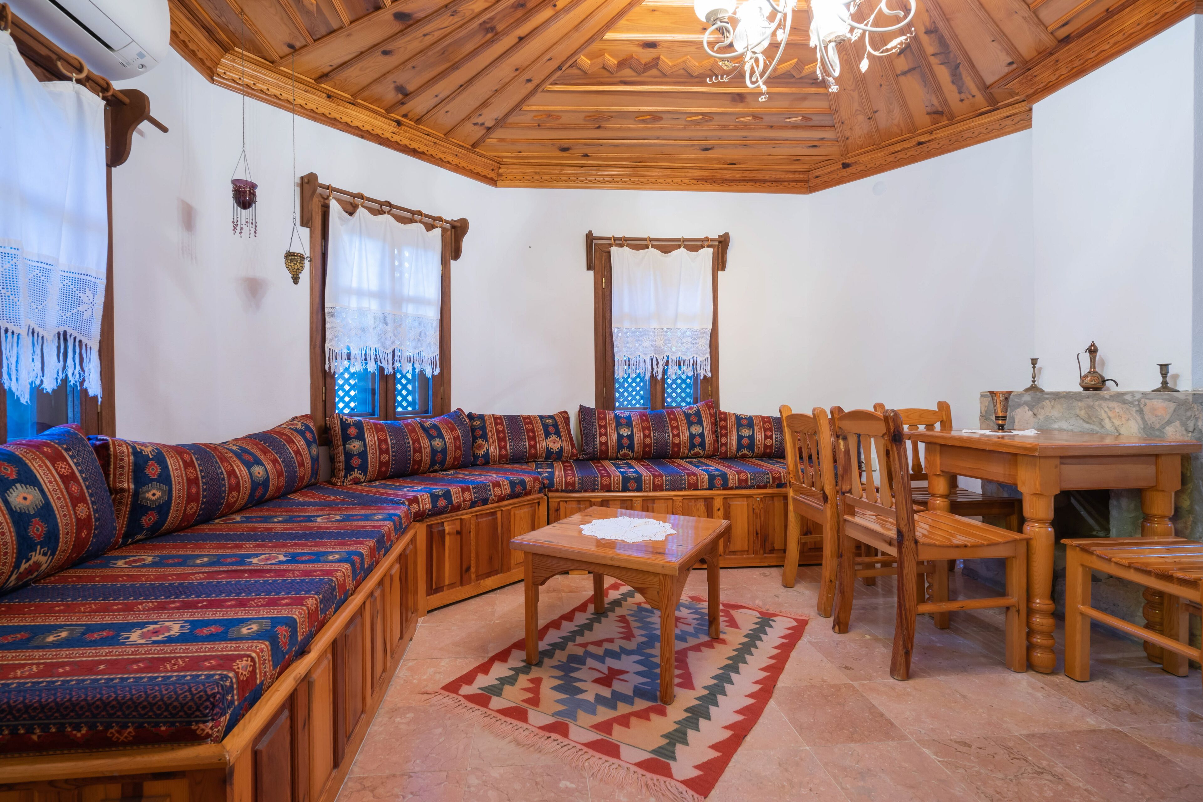 family suite | living area