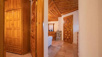 Family Suite | 1 bedroom, minibar, individually decorated, individually furnished