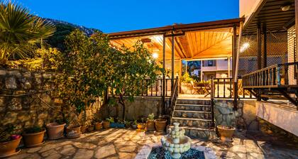 Liya Boutique Hotel & Suites