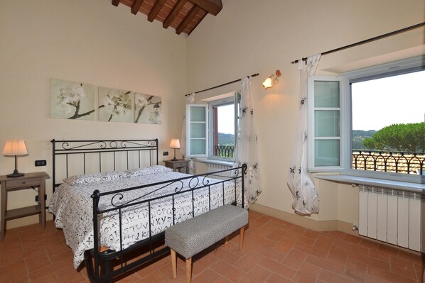 2 habitaciones, wifi gratis y ropa de cama 