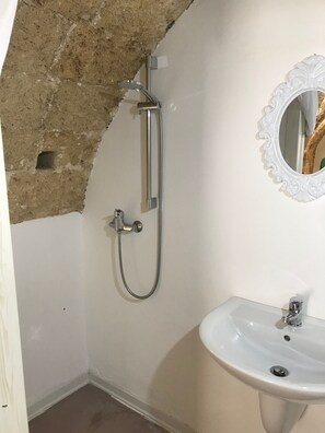 Badezimmerausstattung