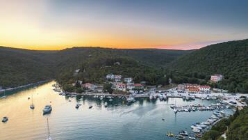 Apartment, 3 Bedrooms, Balcony, Garden View | Marina