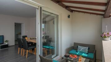 Apartment, 3 Bedrooms, Balcony, Garden View | Balcony